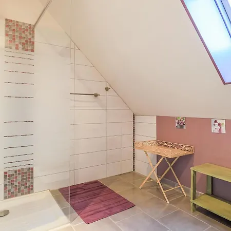 Pet Friendly In With Heated Swimming Pool Holiday home
