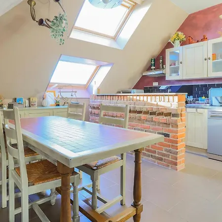 Gorgeous In With Heated Swimming Pool *